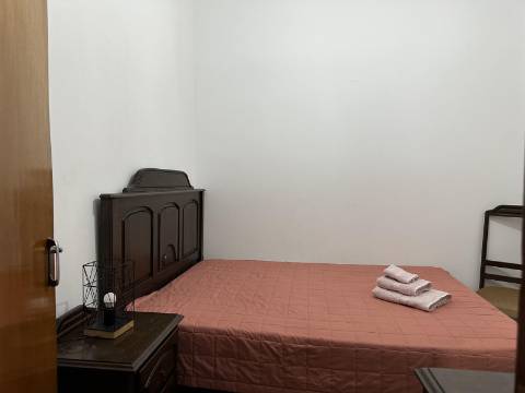 Magnifica moradia de campo T7 inserida num lote de terreno de 12000 m2.