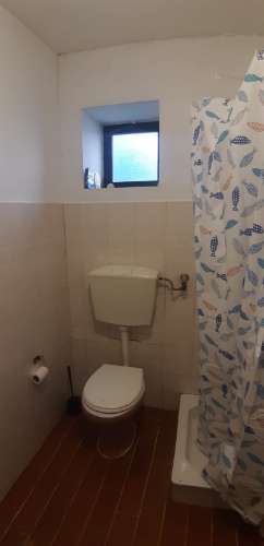 Moradia típica com terreno agrícola em Santa Catarina da Fonte do Bispo