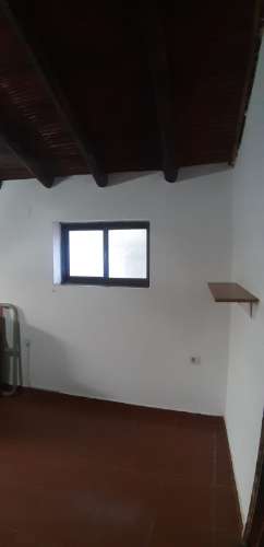 Moradia típica com terreno agrícola em Santa Catarina da Fonte do Bispo