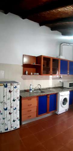 Moradia típica com terreno agrícola em Santa Catarina da Fonte do Bispo