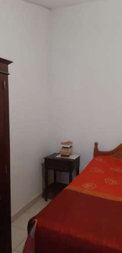 Moradia típica com terreno agrícola em Santa Catarina da Fonte do Bispo