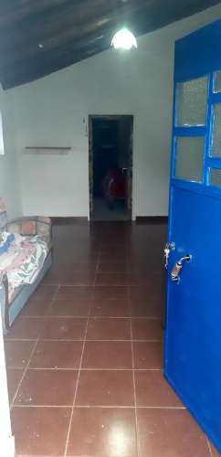 Moradia típica com terreno agrícola em Santa Catarina da Fonte do Bispo