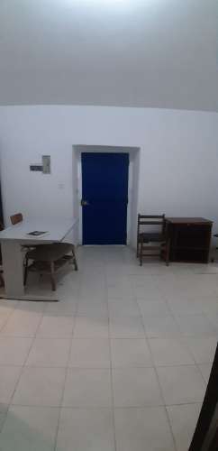 Moradia típica com terreno agrícola em Santa Catarina da Fonte do Bispo