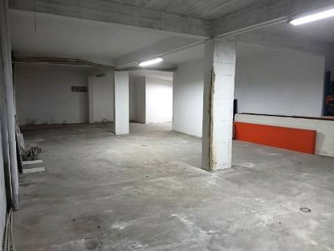 Espaçosa Garagem em Conceição de Tavira