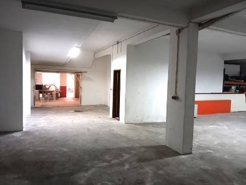 Espaçosa Garagem em Conceição de Tavira