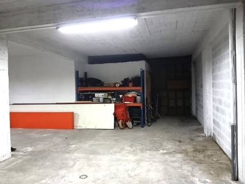 Espaçosa Garagem em Conceição de Tavira