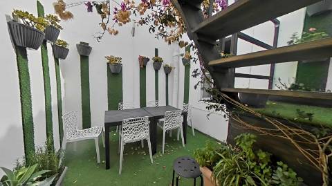 Moradia com 3 Quartos e Alojamento Local na Zona Histórica de Faro