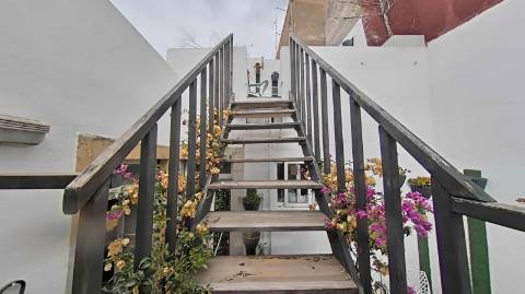 Moradia com 3 Quartos e Alojamento Local na Zona Histórica de Faro