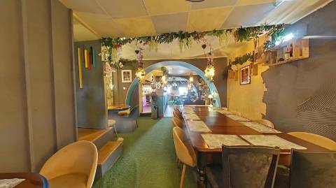 Restaurante Equipado e Pronto a Operar com Decoração Única!