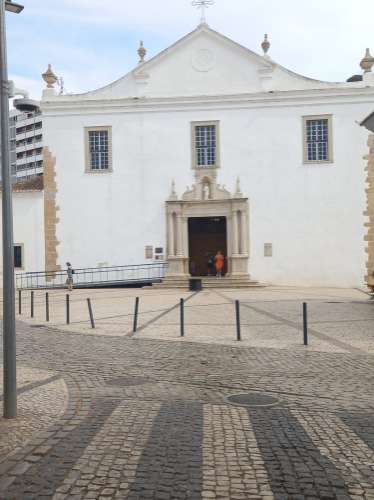 Restaurante Equipado e Pronto a Operar com Decoração Única!
