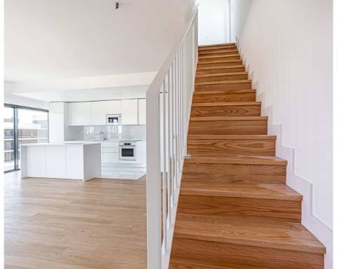 Apartamento T4 Duplex - LUX GARDEN