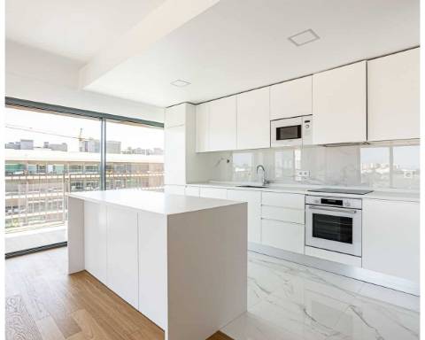 Apartamento T4 Duplex - LUX GARDEN