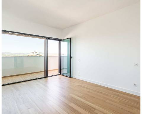 Apartamento T4 Duplex - LUX GARDEN