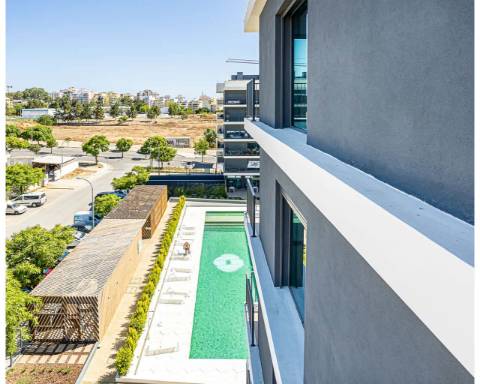 Apartamento T4 Duplex - LUX GARDEN
