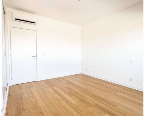 Apartamento T4 Duplex - LUX GARDEN