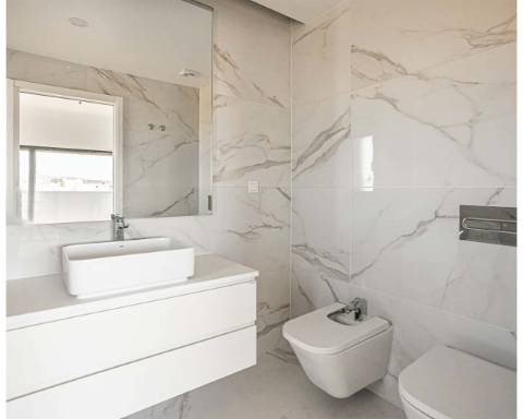 Apartamento T4 Duplex - LUX GARDEN