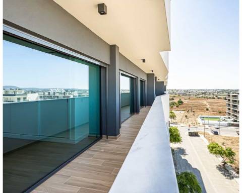 Apartamento T4 Duplex - LUX GARDEN