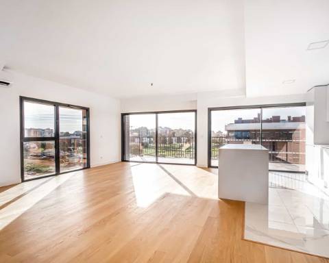 Apartamento T4 Duplex - LUX GARDEN