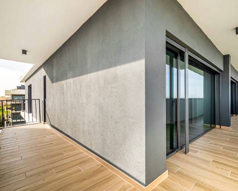 Apartamento T4 Duplex - LUX GARDEN