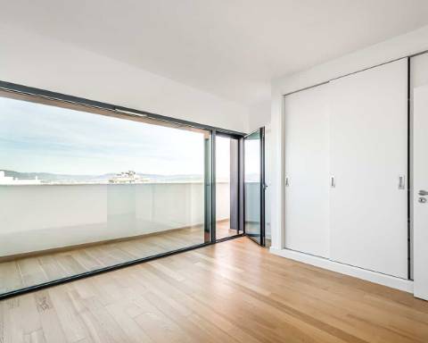 Apartamento T4 Duplex - LUX GARDEN