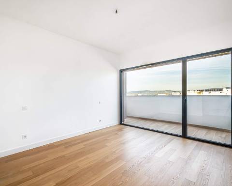 Apartamento T4 Duplex - LUX GARDEN