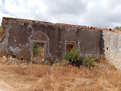 Quinta em Santa Catarina da Fonte do Bispo