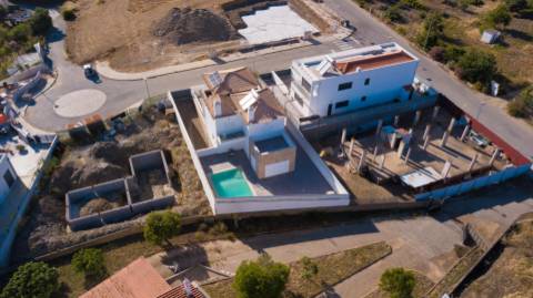 Excecional Moradia de Luxo com 4 Suítes e Piscina em Monte Francisco, Castro Marim, Algarve