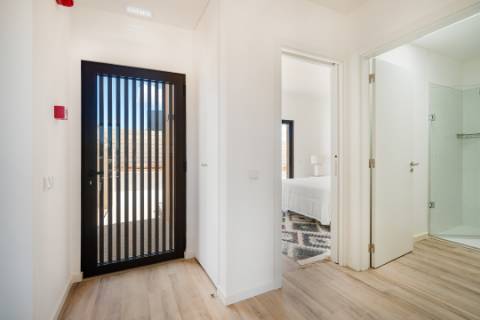 Moradia em banda de 2 quartos com piscina