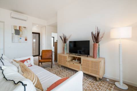 Moradia em banda de 2 quartos com piscina