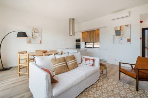 Moradia em banda de 2 quartos com piscina