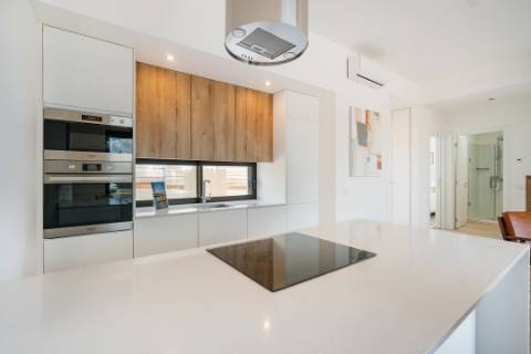 Moradia em banda de 2 quartos com piscina