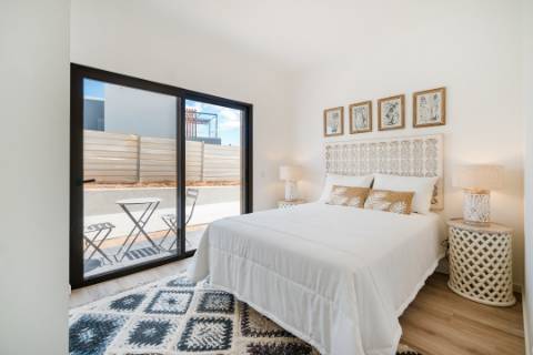 Moradia em banda de 2 quartos com piscina