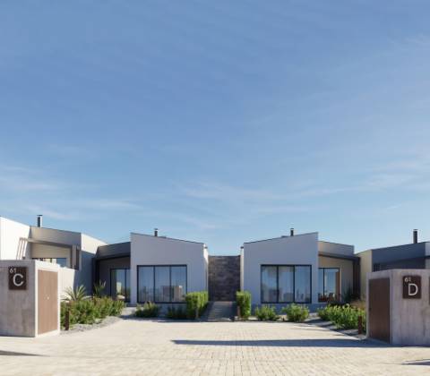 Moradia em banda de 2 quartos com piscina