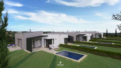 Moradia em banda de 2 quartos com piscina