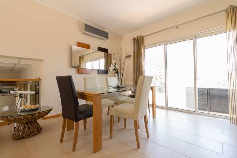 Moradia de Três Quartos no Exclusivo Vale da Pinta Golf Resort