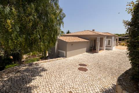 Moradia de Três Quartos no Exclusivo Vale da Pinta Golf Resort