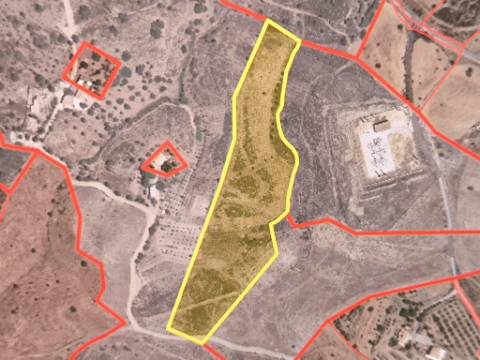 TERRENO COM 21.000 M2 - COM POÇO - FIGUEIRAIS - BELICHE - CASTRO MARIM - ALGARVE