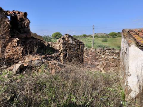 MORADIA DE ALDEIA EM RUINA - COM LOGADOURO - MONTE DOS MATOS - CASTRO MARIM - ALGARVE