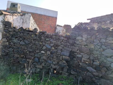 MORADIA DE ALDEIA EM RUINA - COM LOGADOURO - MONTE DOS MATOS - CASTRO MARIM - ALGARVE