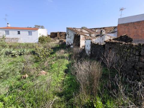 MORADIA DE ALDEIA EM RUINA - COM LOGADOURO - MONTE DOS MATOS - CASTRO MARIM - ALGARVE
