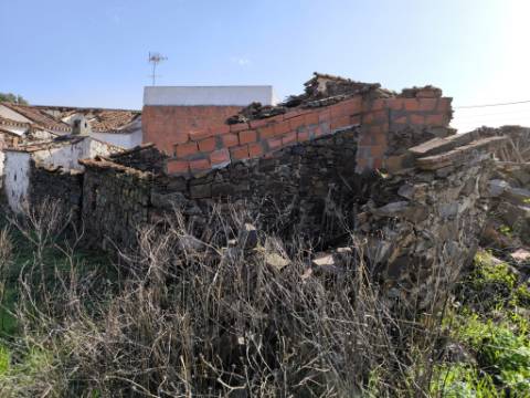 MORADIA DE ALDEIA EM RUINA - COM LOGADOURO - MONTE DOS MATOS - CASTRO MARIM - ALGARVE