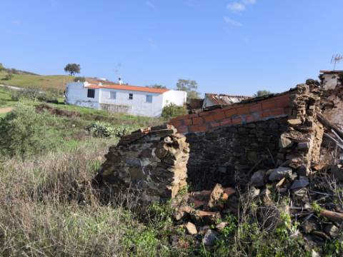 MORADIA DE ALDEIA EM RUINA - COM LOGADOURO - MONTE DOS MATOS - CASTRO MARIM - ALGARVE