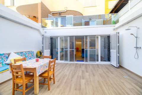 Andar de Moradia Dúplex T3+1 Renovado com Excelência - A 900m da Praia da Manta Rota