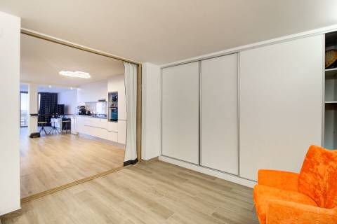 Andar de Moradia Dúplex T3+1 Renovado com Excelência - A 900m da Praia da Manta Rota