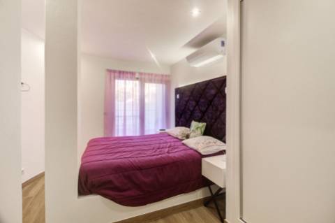 Andar de Moradia Dúplex T3+1 Renovado com Excelência - A 900m da Praia da Manta Rota