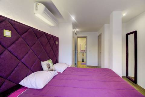 Andar de Moradia Dúplex T3+1 Renovado com Excelência - A 900m da Praia da Manta Rota