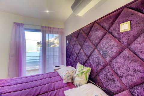 Andar de Moradia Dúplex T3+1 Renovado com Excelência - A 900m da Praia da Manta Rota