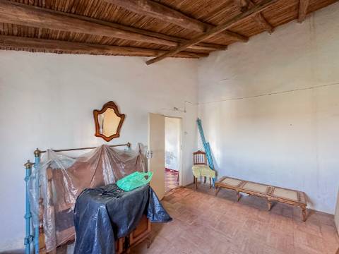 Casa Térrea para Recuperar com Projeto Aprovado - Azinhal, Castro Marim