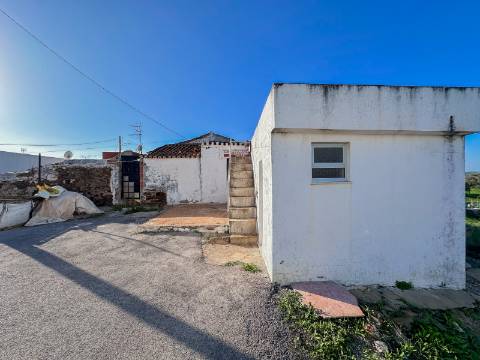 Casa Térrea para Recuperar com Projeto Aprovado - Azinhal, Castro Marim