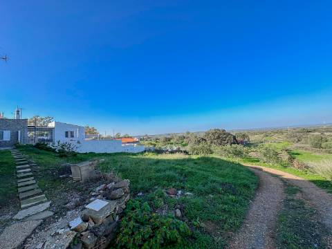 Casa Térrea para Recuperar com Projeto Aprovado - Azinhal, Castro Marim